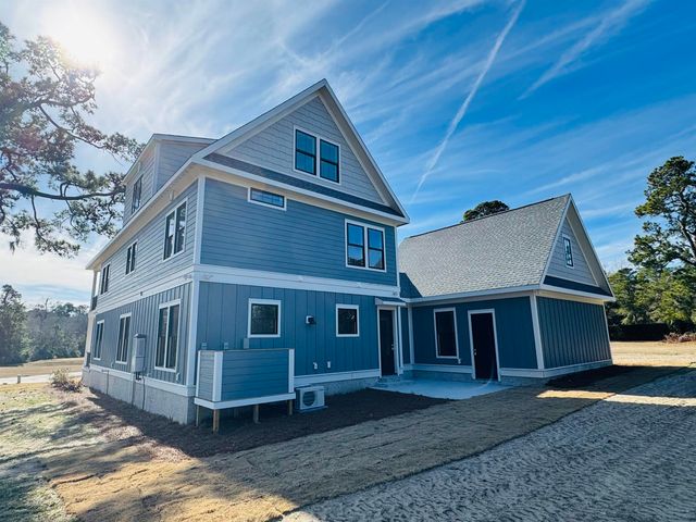 825 Commanders Island Dr., Georgetown, SC 29440