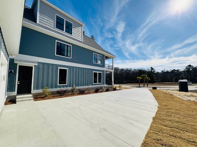 825 Commanders Island Dr., Georgetown, SC 29440