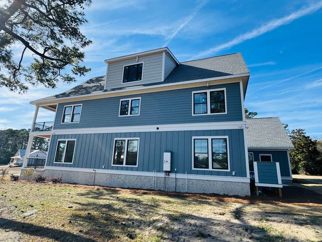 825 Commanders Island Dr., Georgetown, SC 29440