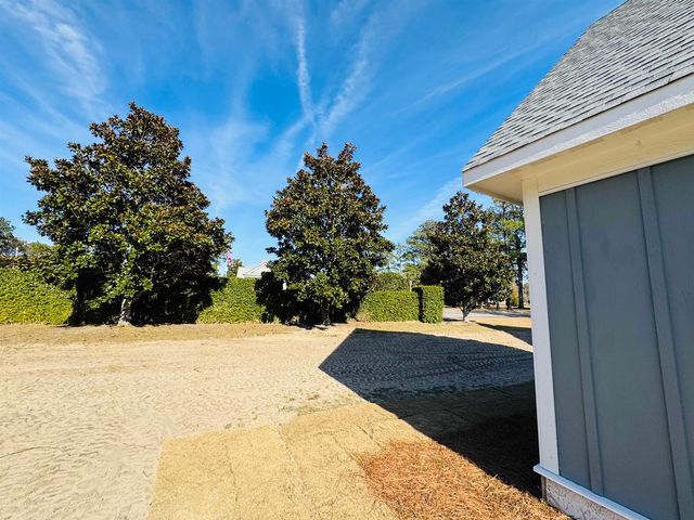 825 Commanders Island Dr., Georgetown, SC 29440