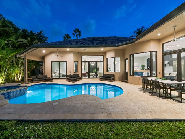 2583 Mayfair Ln, Weston, FL 33327