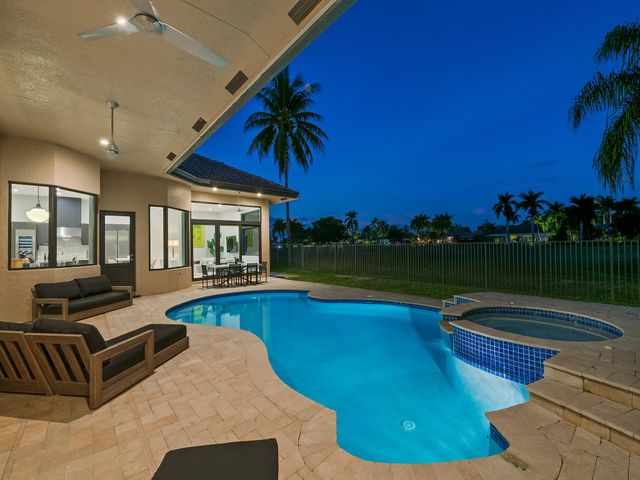 2583 Mayfair Ln, Weston, FL 33327