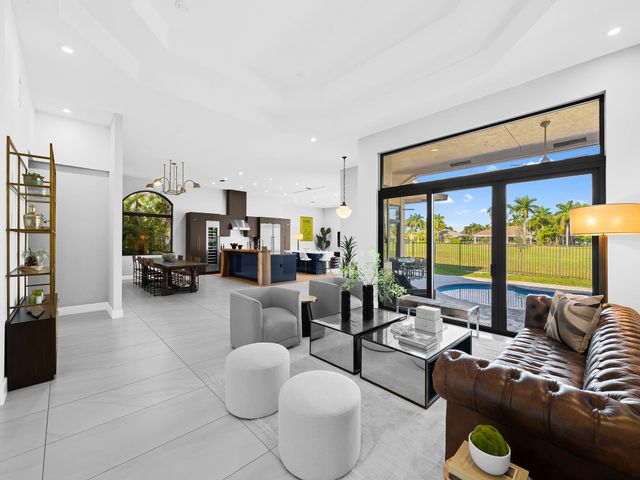 2583 Mayfair Ln, Weston, FL 33327