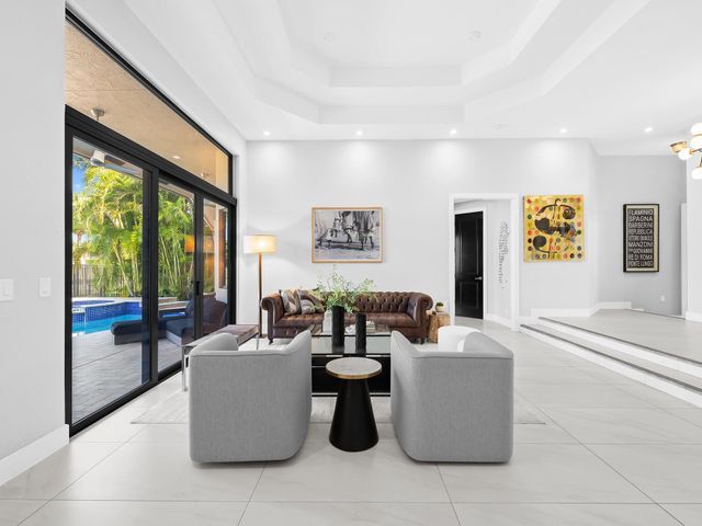 2583 Mayfair Ln, Weston, FL 33327