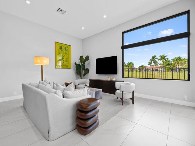 2583 Mayfair Ln, Weston, FL 33327