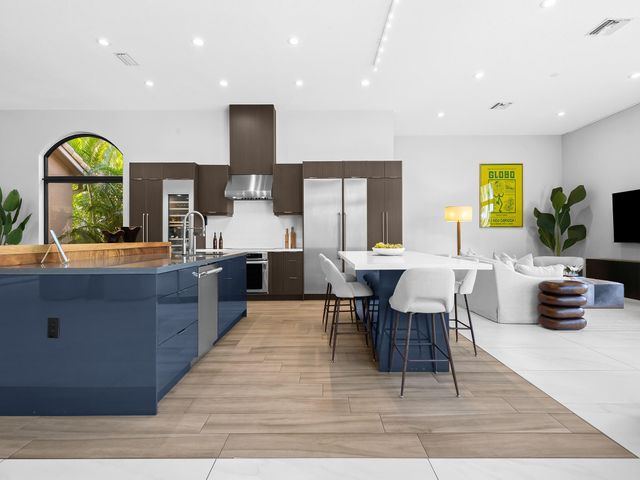 2583 Mayfair Ln, Weston, FL 33327