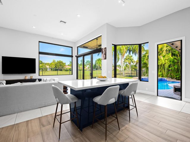 2583 Mayfair Ln, Weston, FL 33327