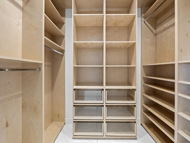 2583 Mayfair Ln, Weston, FL 33327