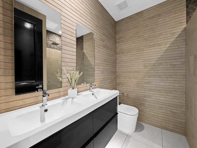 2583 Mayfair Ln, Weston, FL 33327