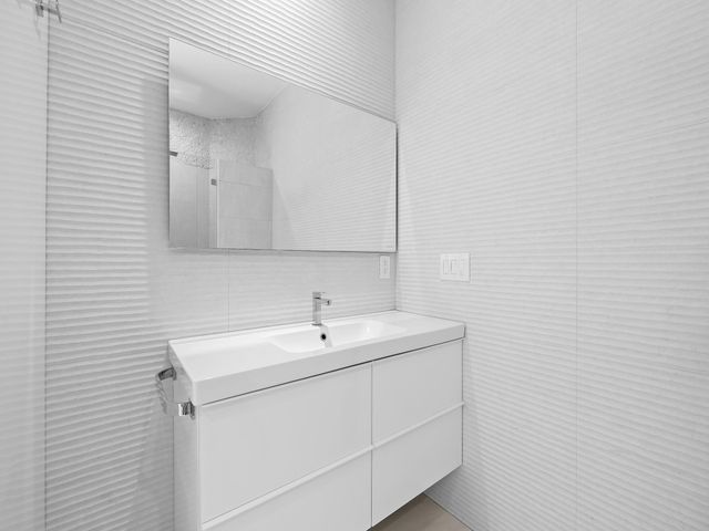 2583 Mayfair Ln, Weston, FL 33327