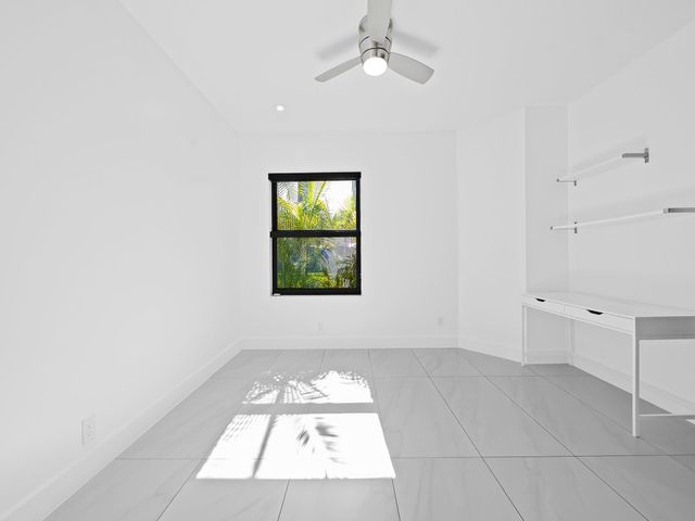 2583 Mayfair Ln, Weston, FL 33327