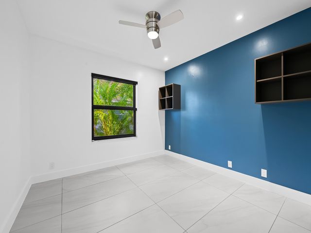 2583 Mayfair Ln, Weston, FL 33327