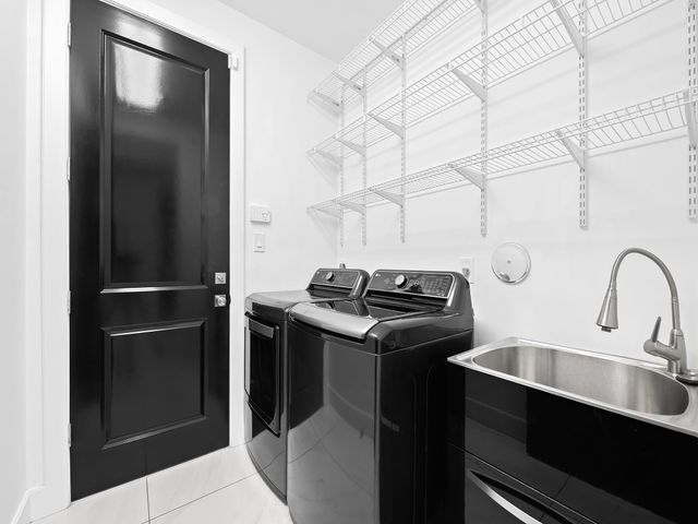 2583 Mayfair Ln, Weston, FL 33327