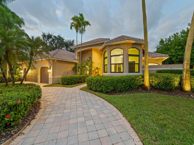 2583 Mayfair Ln, Weston, FL 33327