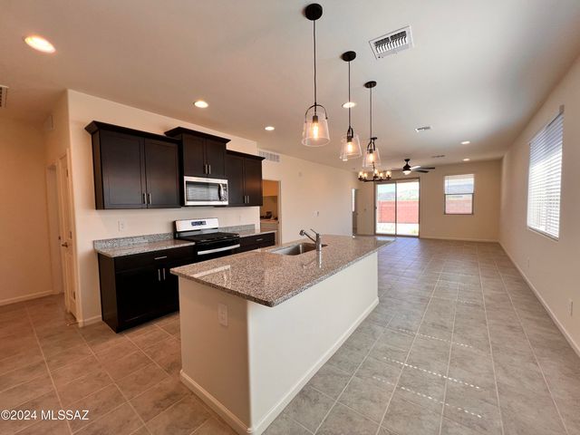 12641 E Caden Drive, Vail, AZ 85641