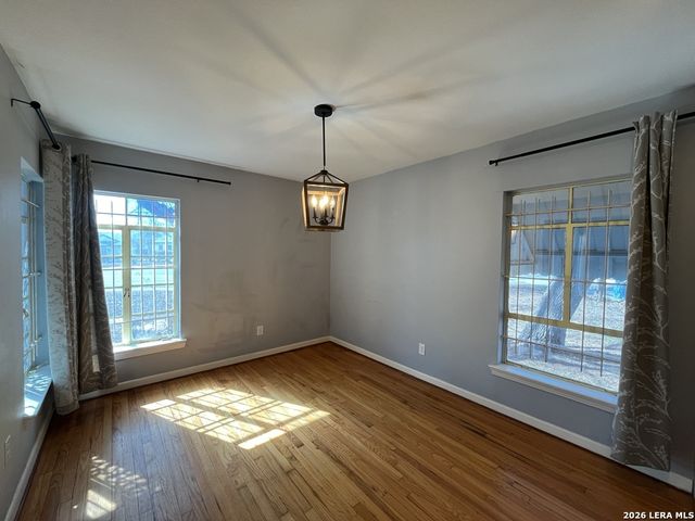 2331 W Magnolia Ave, San Antonio, TX 78201