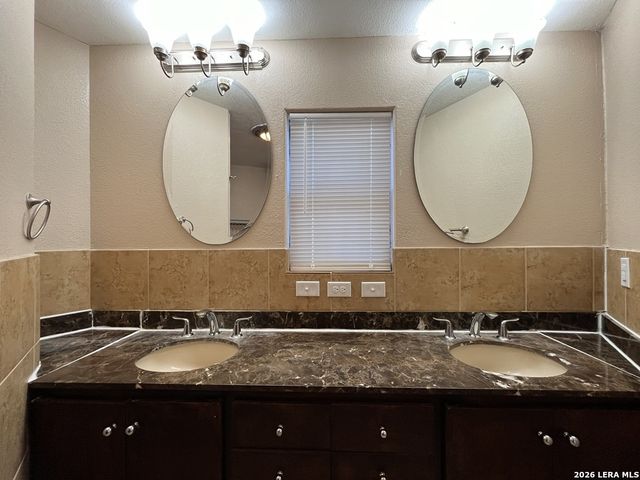 2331 W Magnolia Ave, San Antonio, TX 78201