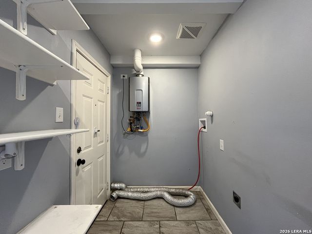 2331 W Magnolia Ave, San Antonio, TX 78201