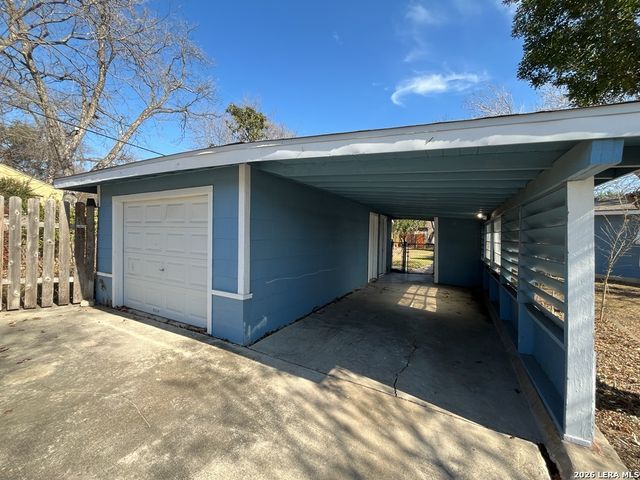 2331 W Magnolia Ave, San Antonio, TX 78201