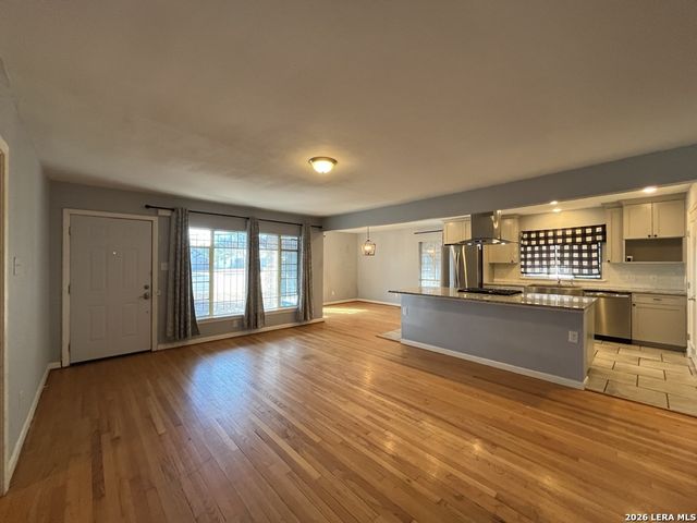 2331 W Magnolia Ave, San Antonio, TX 78201