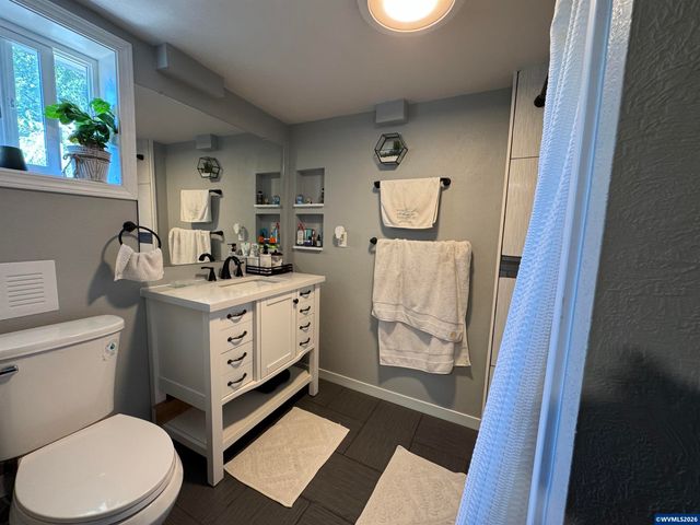 20530 S Highway 99W, Amity, OR 97101