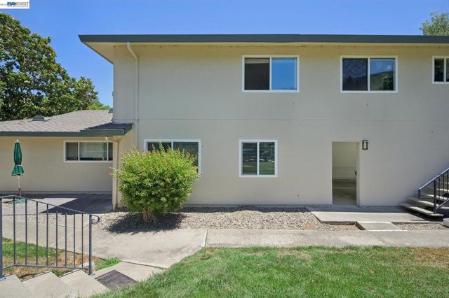 2122 Arroyo Ct 2, Pleasanton, CA 94588