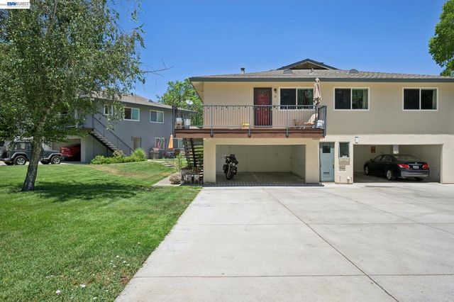 2122 Arroyo Ct 2, Pleasanton, CA 94588