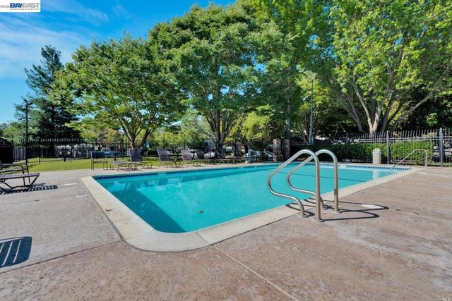 2122 Arroyo Ct 2, Pleasanton, CA 94588