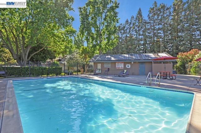 2122 Arroyo Ct 2, Pleasanton, CA 94588