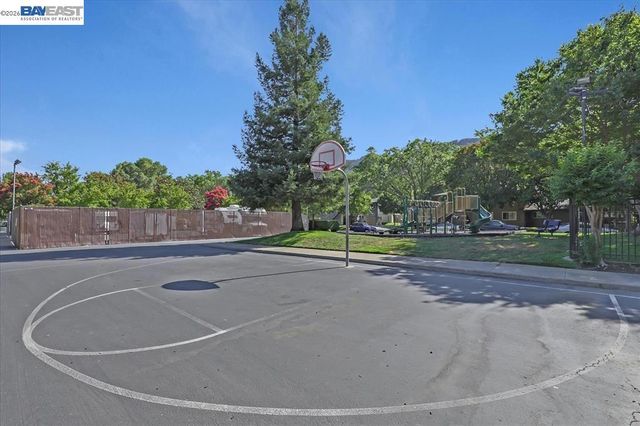 2122 Arroyo Ct 2, Pleasanton, CA 94588