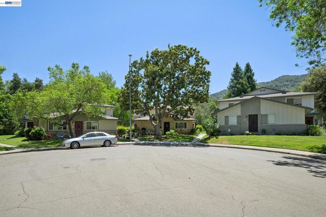 2122 Arroyo Ct 2, Pleasanton, CA 94588