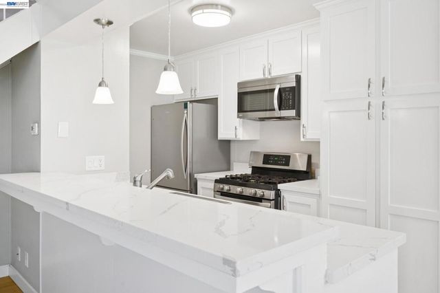 2122 Arroyo Ct 2, Pleasanton, CA 94588