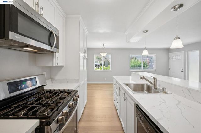 2122 Arroyo Ct 2, Pleasanton, CA 94588