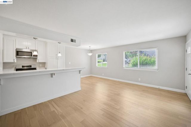 2122 Arroyo Ct 2, Pleasanton, CA 94588