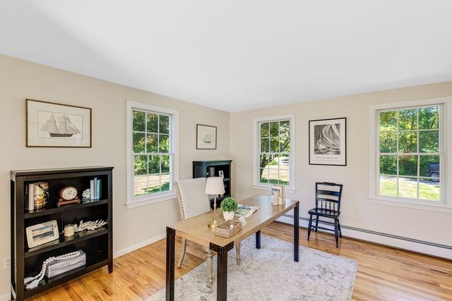5 Locust Grove, Merrimac, MA 01860