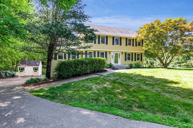 5 Locust Grove, Merrimac, MA 01860