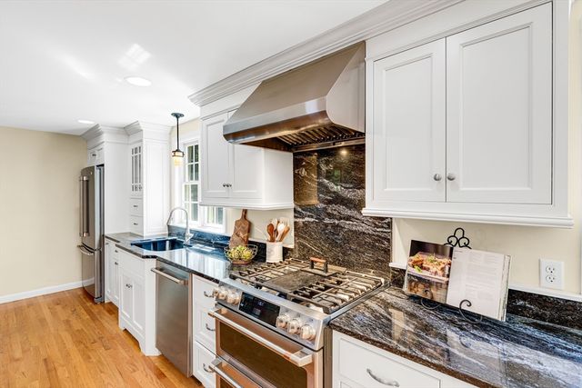 5 Locust Grove, Merrimac, MA 01860