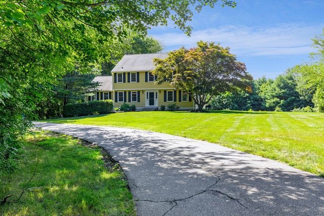 5 Locust Grove, Merrimac, MA 01860