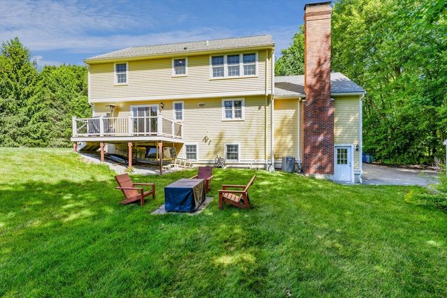 5 Locust Grove, Merrimac, MA 01860