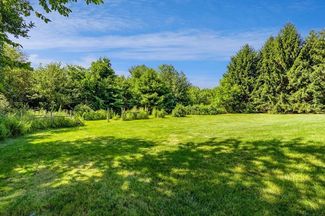 5 Locust Grove, Merrimac, MA 01860
