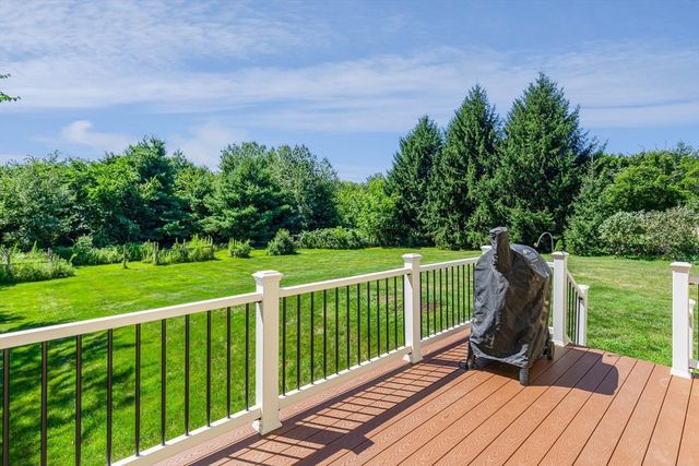 5 Locust Grove, Merrimac, MA 01860