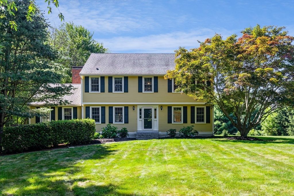 5 Locust Grove, Merrimac, MA 01860