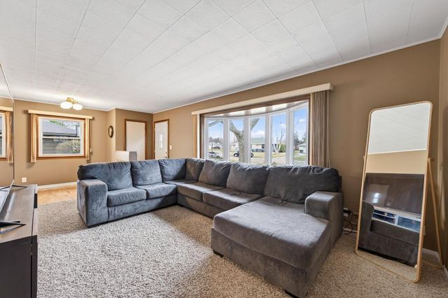 9937 Columbus Avenue S, Bloomington, MN 55420