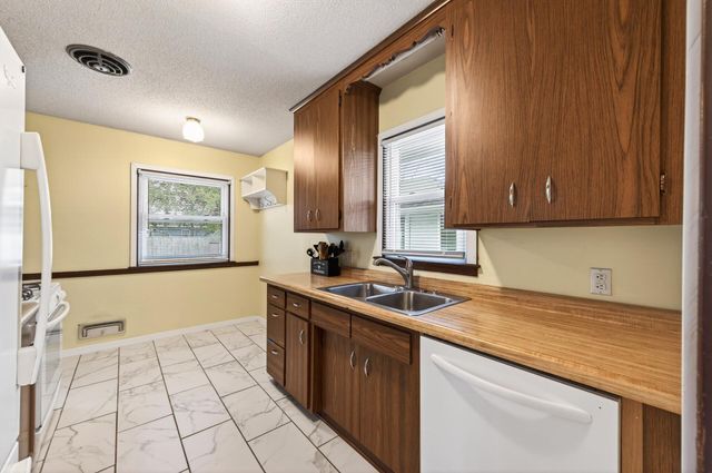 9937 Columbus Avenue S, Bloomington, MN 55420