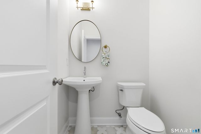 2125 Long Hill Road, Guilford, CT 06437