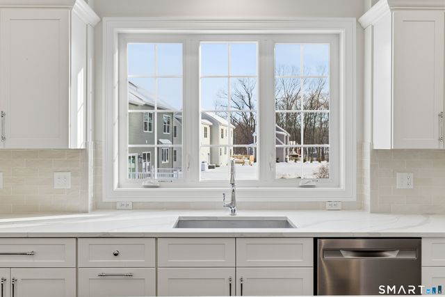 2125 Long Hill Road, Guilford, CT 06437