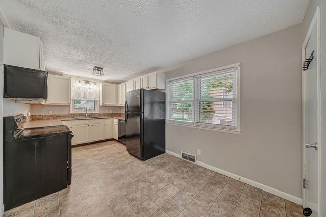 3645 S 17th Street, Lincoln, NE 68502