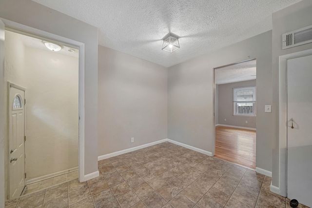 3645 S 17th Street, Lincoln, NE 68502