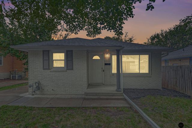 3645 S 17th Street, Lincoln, NE 68502