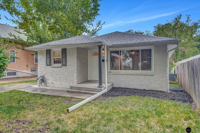 3645 S 17th Street, Lincoln, NE 68502